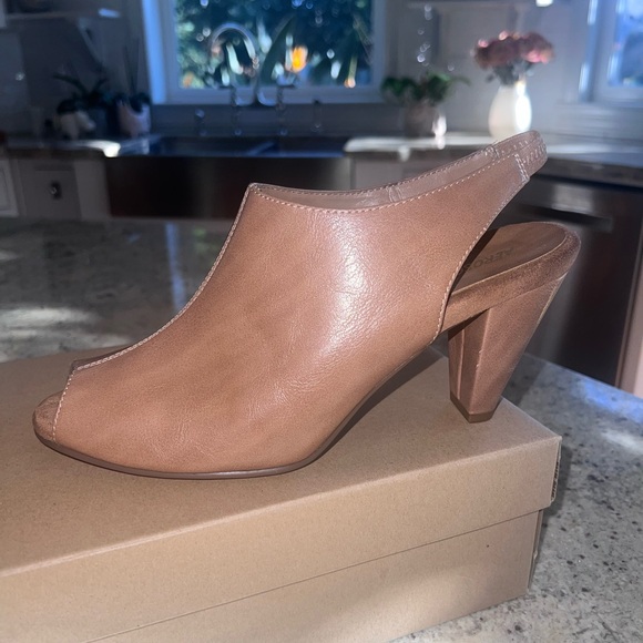 AEROSOLES Shoes - AEROSOLES Tan Women's Peep-Toe Mules